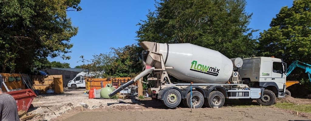 best temperature for pouring concrete